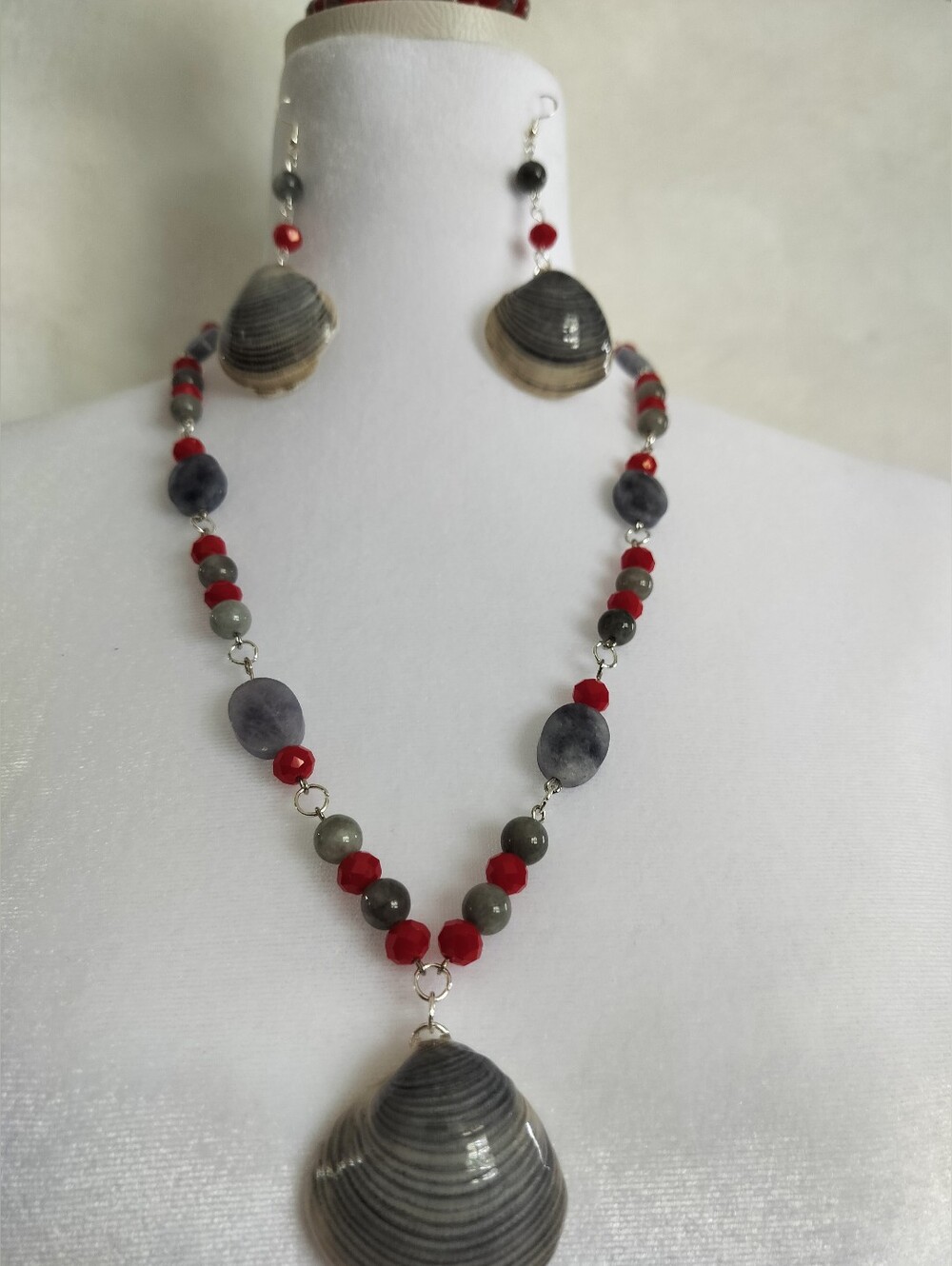 Red Cristal Beads and Gray Bead Necklace with Real Shell Pendant - Women Jewelry